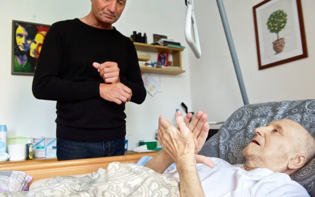 Díky domácímu hospici mohl Jiří odejít doma. Hospic teď žádá veřejnost o pomoc