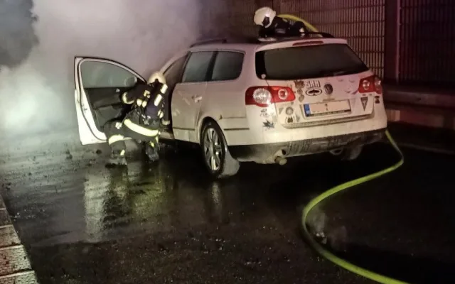 Dramatické dva dny na D3. Provoz ochromily nehody kamionů i hořící auto
