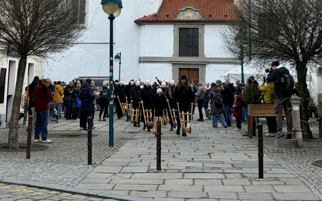Velikonoční hrkání rozezvučelo Budějce. Zvony podle tradice odletěly do Říma