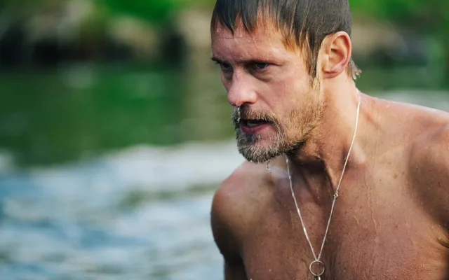 RECENZE: Obejmout muže a projezdit s ním noc. Motorkářská gay romance je konečně v kinech