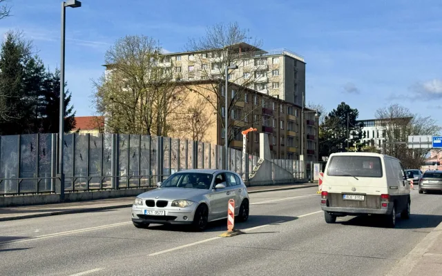 Začíná uzavírka mostu Kosmonautů, řidiče čekají měsíce dopravních omezení