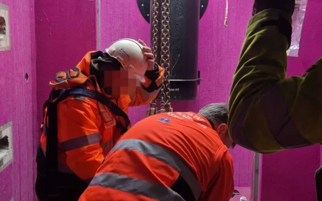 Dělník na stavbě dálnice D3 spadl do jímky, vážně si poranil hlavu