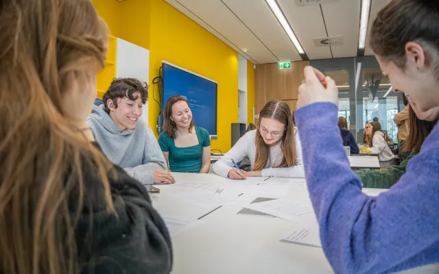 Úspěšná akce propagující francouzštinu přilákala stovky studentů i odborníků