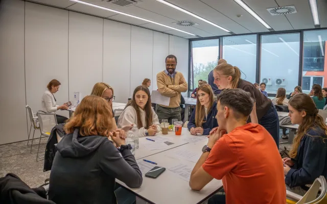 Úspěšná akce propagující francouzštinu přilákala stovky studentů i odborníků