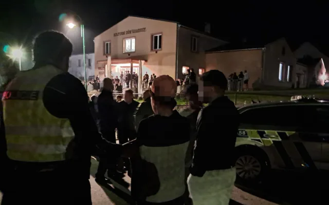 Policejní zátah na diskotéce. Odhalili opilé děti i řidiče