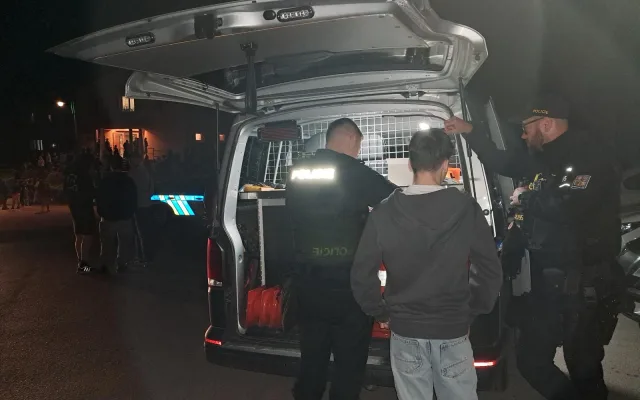 Policejní zátah na diskotéce. Odhalili opilé děti i řidiče