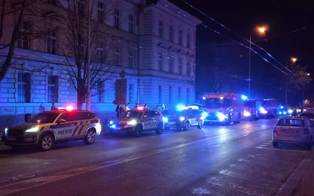 FOTO: Umělá krev a zásah proti útočníkovi. Policie i záchranáři trénovali u Mercury