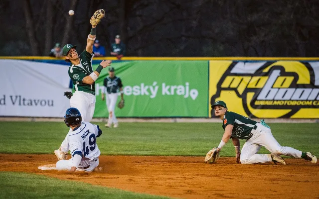 Čarodějnice a extraligový baseball pod světly. Hluboká zve ve čtvrtek celé rodiny