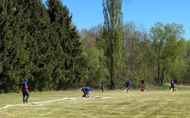 Hasičky z Maloviček při premiéře uspěly, domácí muži vyhráli