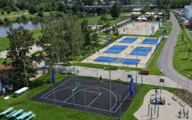 V ČEZ Areálu Vltava vznikne hokejová fanzóna s burgery