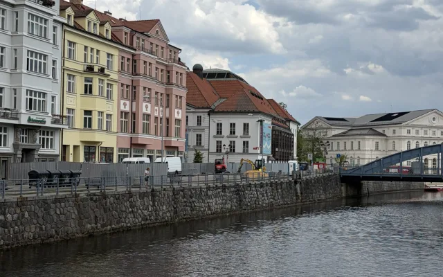 Zlatý most i Slepé rameno. Podívejte se, kde všude podél Malše neprojdete