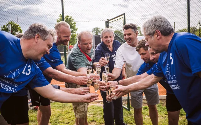Hluboká má nové volejbalové hřiště. Park Hluboká rozšiřuje nabídku sportovišť