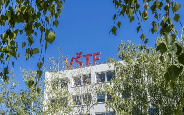 Gymnázium na Okružní otevírá druhé kolo přijímaček. Sází na studium bez kompromisů.