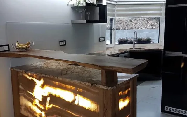 Kámen, tradice i moderní design. Rodinné kamenictví Jatvar hledá nové kolegy