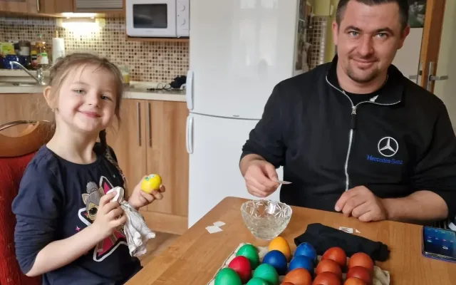 Mladý otec zemřel při tragické nehodě. Přátelé založili sbírku pro jeho dvě děti