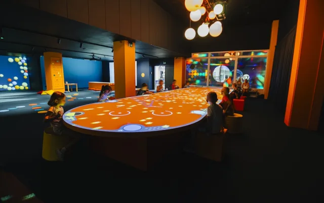 Signal Space láká v centru Prahy na digitální umění i projekce