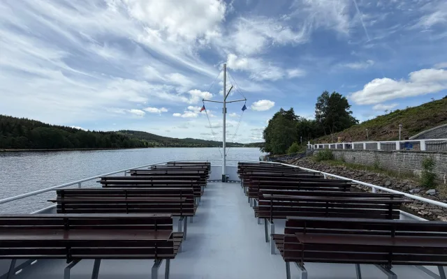 Na Lipno trochu jinak. Lodní výlet nabídne výhledy, zážitky i chvíli klidu