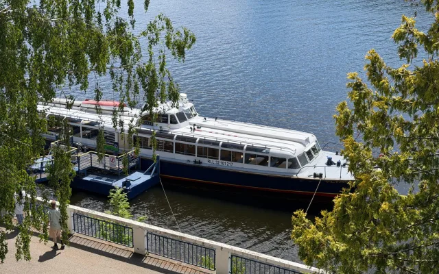 Na Lipno trochu jinak. Lodní výlet nabídne výhledy, zážitky i chvíli klidu