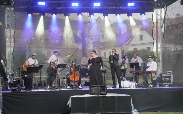 Výrobce dřevěné kosmetické tužky z Českého Krumlova oslavil 25 let v České republice