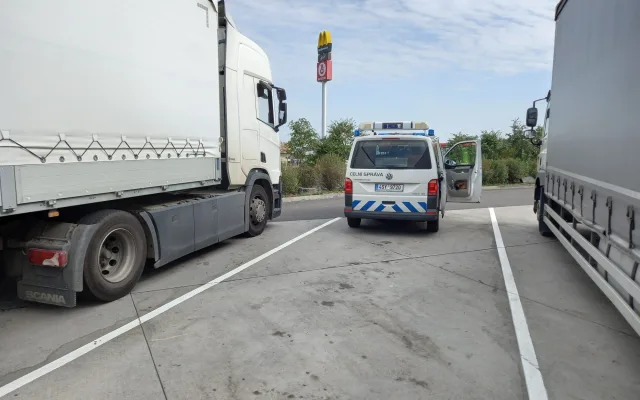 Celníci na D3 pohrozili zabavením návěsu. Dopravce na místě zaplatil 175 tisíc
