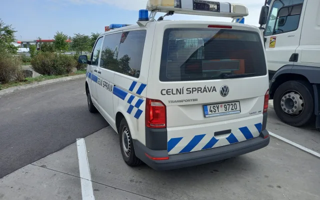 Celníci na D3 pohrozili zabavením návěsu. Dopravce na místě zaplatil 175 tisíc