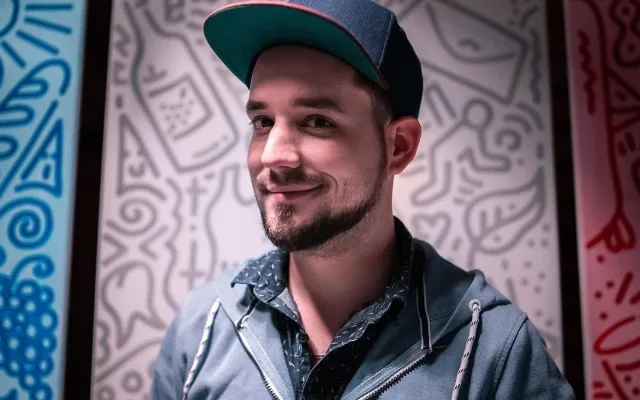 Budvar a ilustrátor Daniel Kyncl vytvořili novou kolekci sběratelských půllitrů