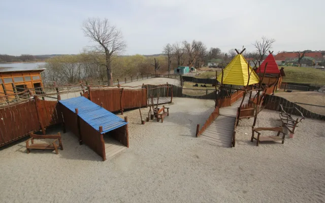 Zoo Hluboká otevírá obnovené dětské hřiště inspirované výpravou Charlese Darwina