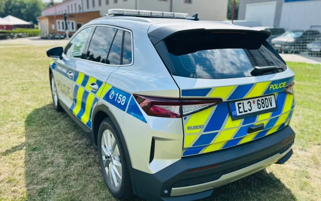 Až 580 kilometrů na jedno nabití. Jihočeští policisté testují elektrickou Škodu Elroq