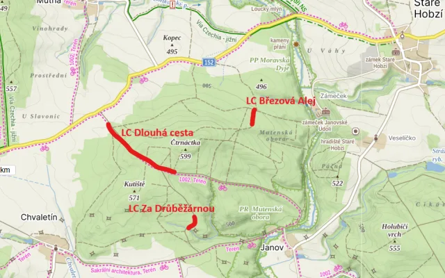 Nový asfalt místo bahna. Lesní cesty v České Kanadě se dočkaly obnovy