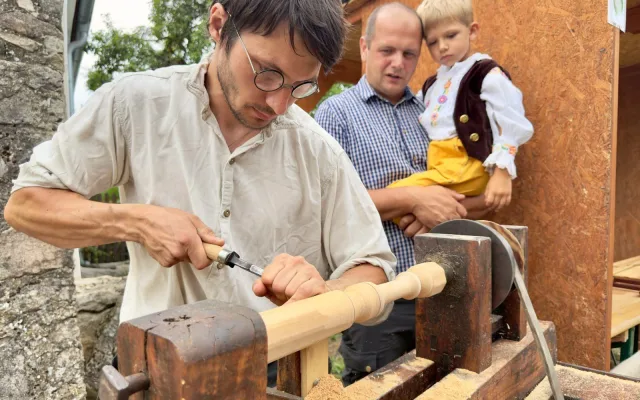 Tvrz Žumberk u Nových Hradů ožije letní řemeslnou slavností