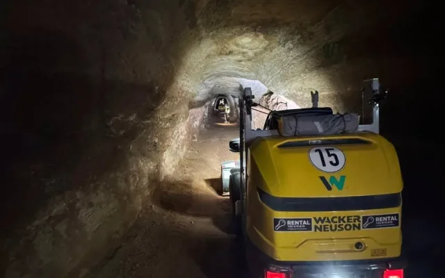Odkrývají chodbu a odstraňují písek. Podívejte se, jak teď vypadají Orty