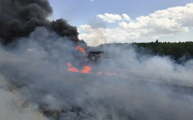 Tři požáry za jedno odpoledne. Sucho a horko dál zaměstnávají jihočeské hasiče