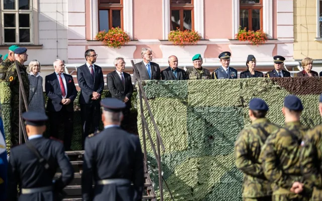 FOTO: Vojenská přehlídka v Českých Budějovicích