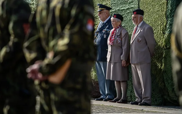 FOTO: Vojenská přehlídka v Českých Budějovicích