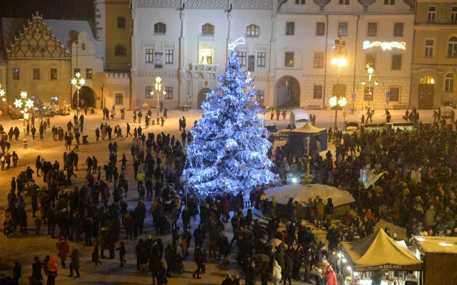 Vánoční strom na začátku prosince rozsvítili také v Táboře. Foto: Město Tábor