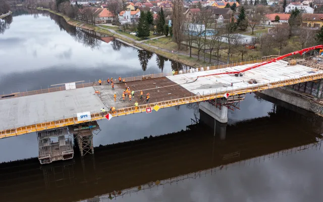 FOTOGALERIE: Oprava mostu v Týně nad Vltavou