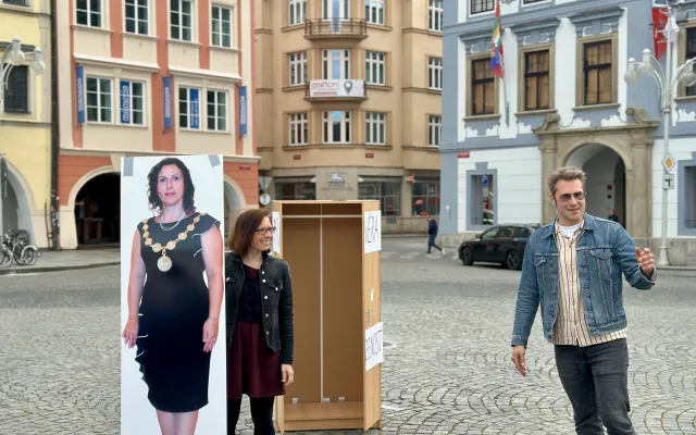 Aktivisté osvobodili primátorku ze skříně