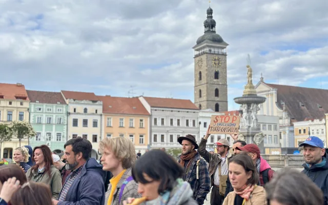 Aktivisté osvobodili primátorku ze skříně