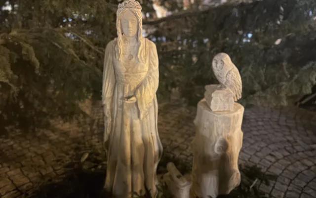 Adventní městečko je otevřené. První den přilákalo stovky návštěvníků