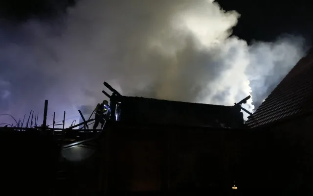 Na Táborsku shořely dva rodinné domy. Škoda je deset milionů