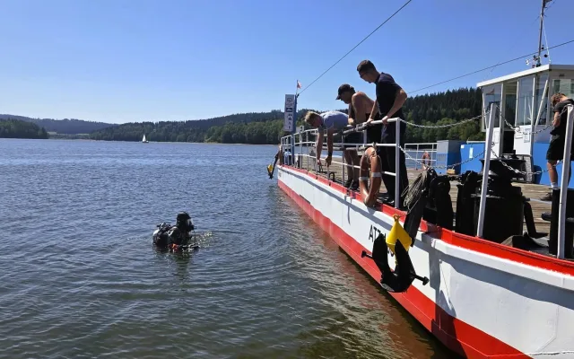 Mrtvý bobr zastavil přívoz ve Frymburku. Zvíře se zachytilo v lodním šroubu