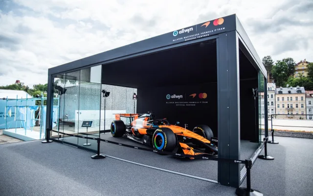 Depo F1 v Budějovicích? Allwyn představí 2 monoposty McLaren Mastercard F1 Team