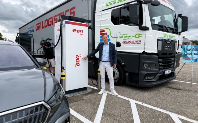 E.ON jako první v Česku zvedá laťku dobíjení na rekordních 600 kilowattů