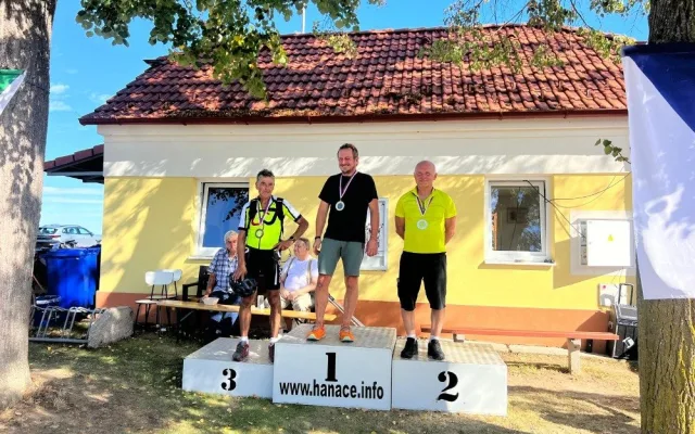 Fotbal vystřídal za horské kolo. Z nápadu na závod vznikla kocourovská tradice