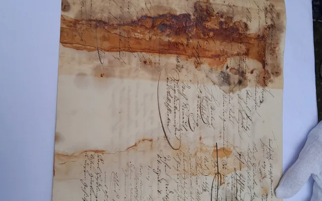 Ve vimperském zámku našli časovou kapsli z roku 1858. Do věže ukryli další poselství