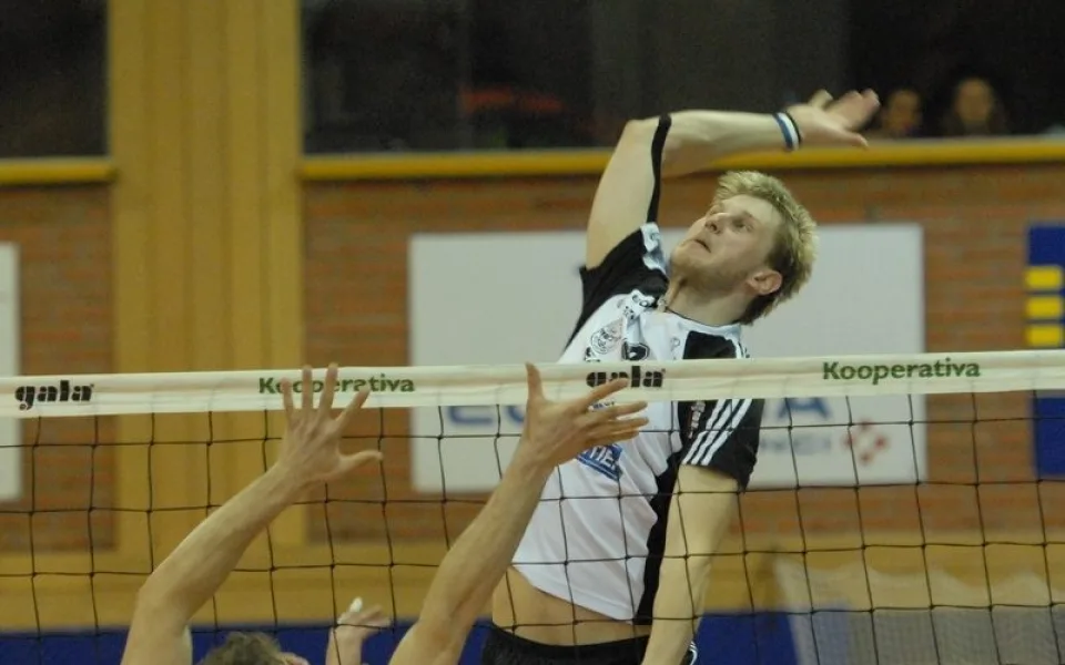 Radek Mach útočí