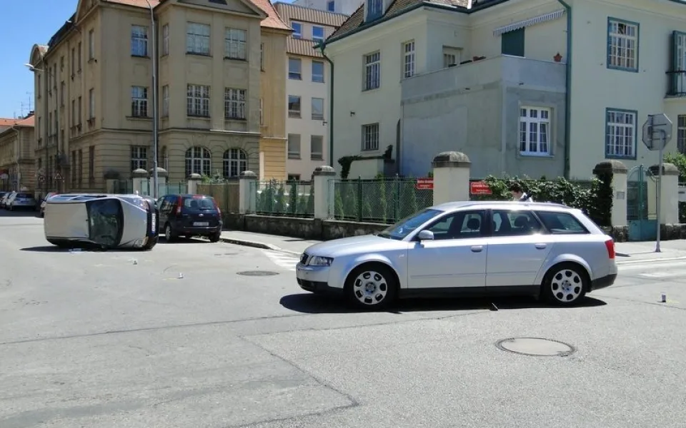 bouračka v ulici Matice Školské a Generála Svobody