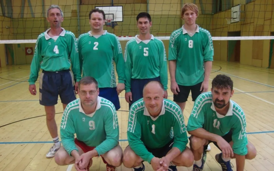 Slovan JH-horní řada zleva: Valek Jiří (kapitán), Tůma Vratislav, Bicek Arnošt, Skřivan Tomáš. Dolní řada zleva: Blížíl Petr, Lankamer Luboš, Šimon Michal
