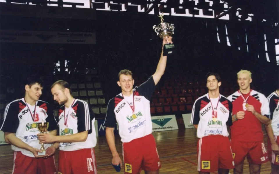 Karel Kvasnička zcela vpravo s Hudečkem, Šotolou, Rubáčkem a Zelenkou.