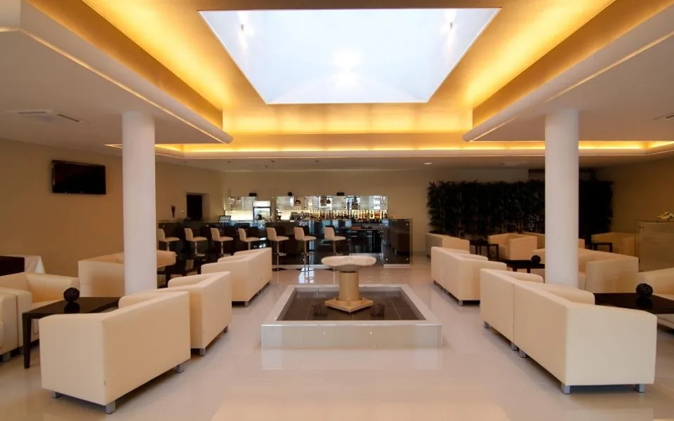 RRC Hluboká - foyer, recepce, Lobby bar